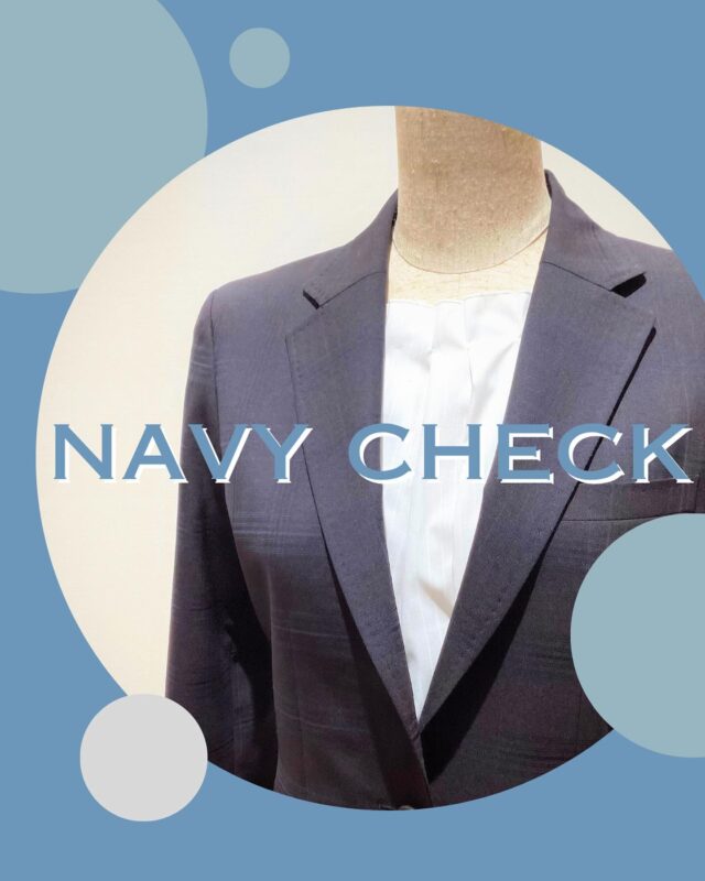 【navy check】
グッドヒル鳥取店のSです。
#goodhill_staff_kawase
#goodhill_tottori

本日ご紹介するのは、ネイビーのチェック柄のスーツです。
一見無地に見える生地ですが、光の具合や見る角度によってチェック柄が浮き上がるシャドーチェックに近い柄出しとなっています。
主張しすぎない控えめな柄ですが、無地よりも表情が出て洗練された印象に。
大きすぎないチェックなのでビジネスシーンでも使いやすいのが◎。
春夏用のウール＆ポリエステルでサラリとした風合い、ナチュラルなストレッチもあるので単品のパンツにもおすすめです。

———————————
◆グッドヒルSHOP
@goodhill_shops
https://goodhill.shop/
SHOPサイトへは、Googleで「グッドヒル ショップ」と検索
年中無休
営業時間 10:00-19:00
各店舗駐車場有

鳥取店(鳥取駅から徒歩5分)
〒680-0845 鳥取県鳥取市富安2丁目136 新日本海新聞社本社ビル1F
TEL:0857-29-2880

湖山店(湖山駅から徒歩5分)
〒680-0942 鳥取県鳥取市湖山町東5丁目121
TEL:0857-28-7611

米子店(米子駅よりバス10分)
 〒683-0802 鳥取県米子市東福原2丁目1-1ホテルわこう 1F
TEL:0859-34-2929

#スーツ　#オーダーメイド　#オーダースーツ　#セットアップ　
#おしゃれをオリジナルでつくりたい　#ビジネススーツ　#ビジネスカジュアル　#鳥取スーツ　#グッドヒル　#tottori 
#ネイビー　#紺　#チェック
